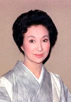 Actress Michiyo Aratama dies at 71